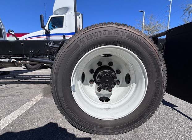 2023 International CV 515 - Image 13