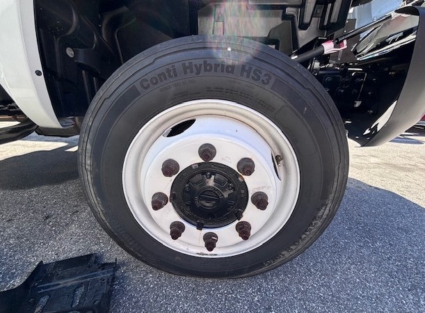 2023 International CV 515 - Image 9