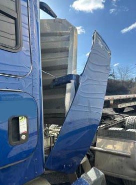 2023 Kenworth T680 - Image 17