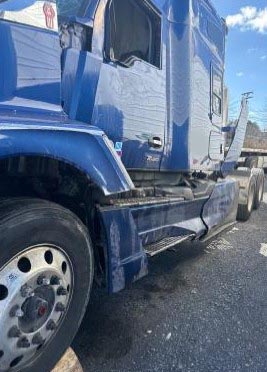 2023 Kenworth T680 - Image 19