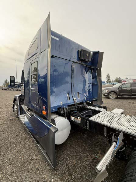 2023 Kenworth T680 - Image 3