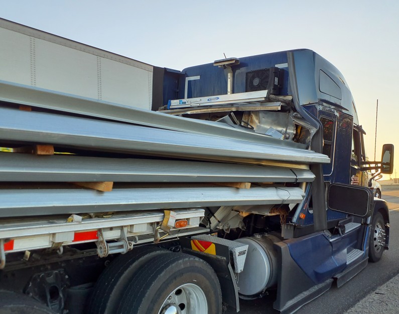 2023 Kenworth T680 - Image 21