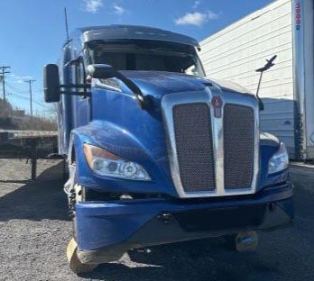 2023 Kenworth T680 - Image 3