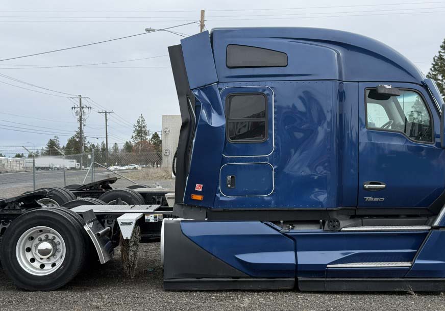2023 Kenworth T680 - Image 4