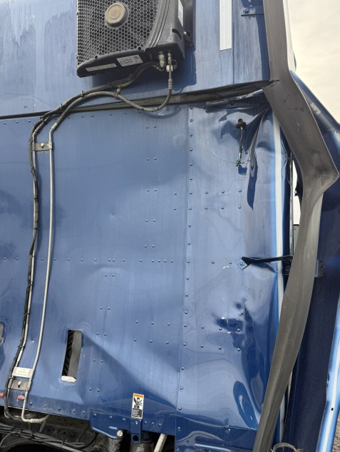 2023 Kenworth T680 - Image 8