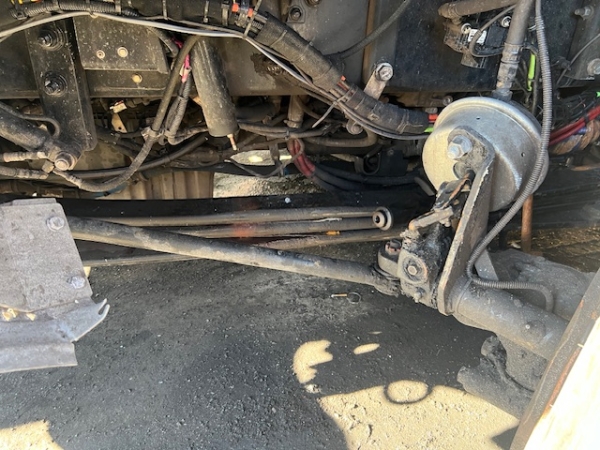 2023 Peterbilt 520 Garbage Truck - Image 26