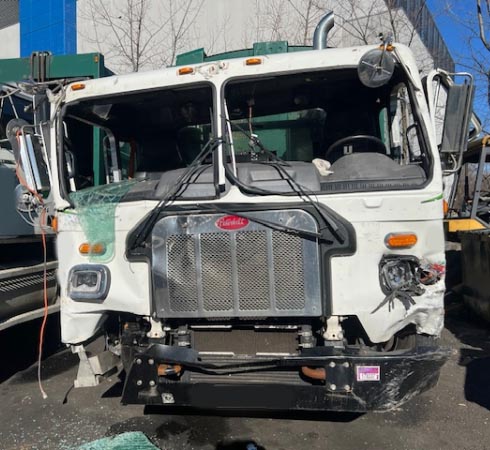 2023 Peterbilt 520 Garbage Truck - Image 5