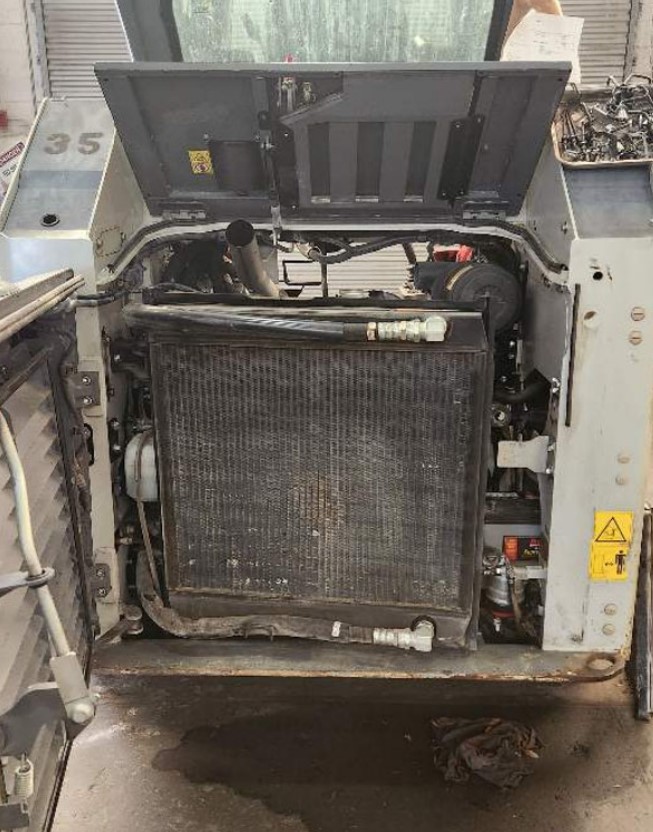 2023 Takeuchi TL8R-2 Compact Track Loader - Image 11