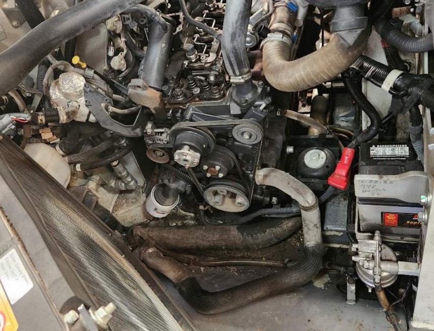 2023 Takeuchi TL8R-2 Compact Track Loader - Image 13