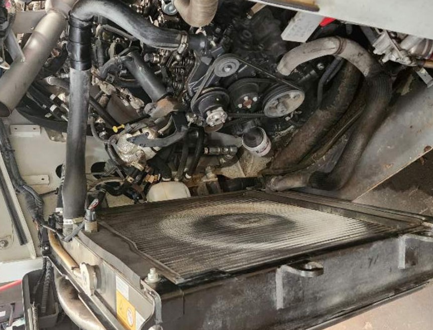 2023 Takeuchi TL8R-2 Compact Track Loader - Image 14