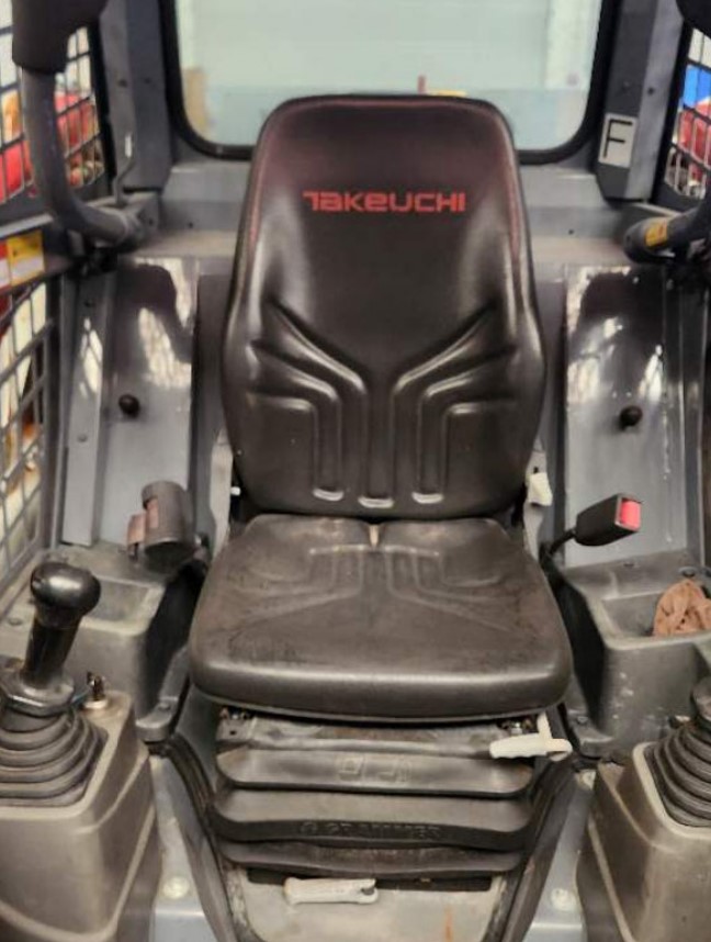 2023 Takeuchi TL8R-2 Compact Track Loader - Image 18