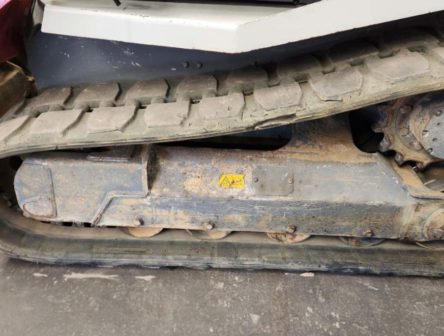 2023 Takeuchi TL8R-2 Compact Track Loader - Image 23