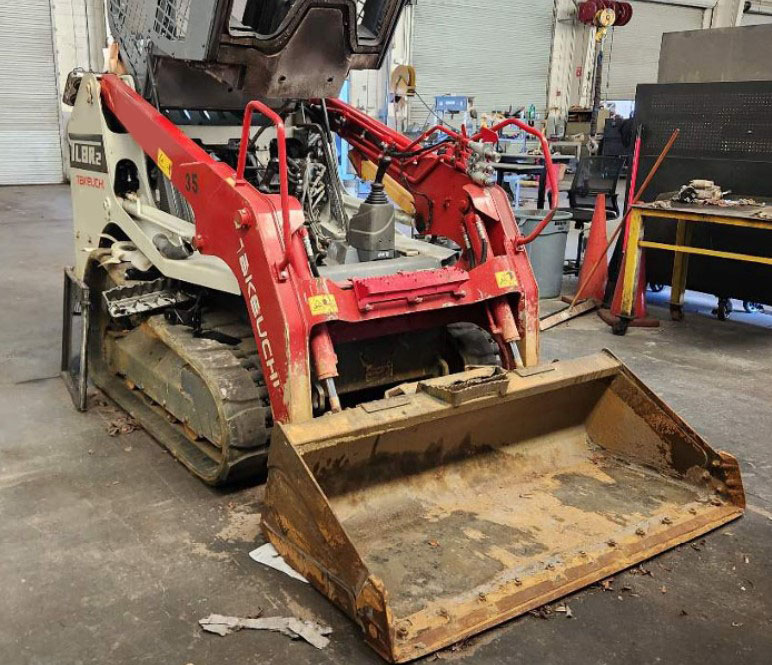 2023 Takeuchi TL8R-2 Compact Track Loader - Image 4