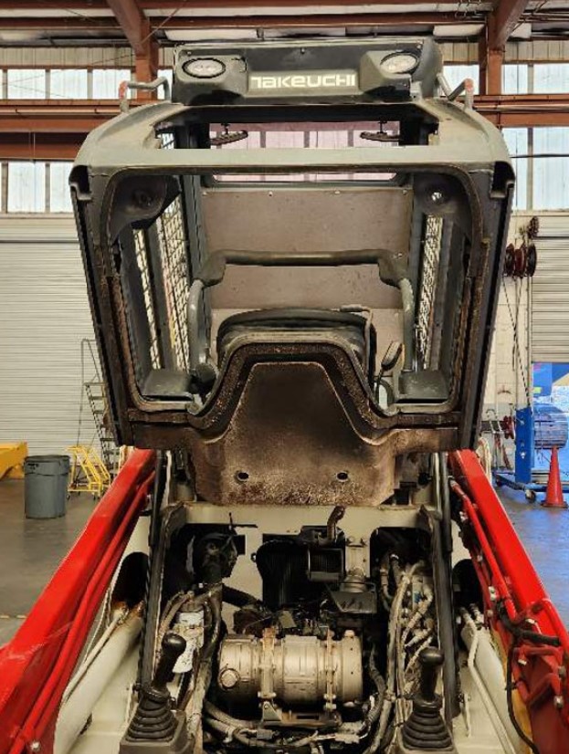 2023 Takeuchi TL8R-2 Compact Track Loader - Image 6