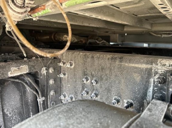 2023 Volvo VNL - Image 14