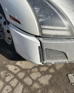 2023 Volvo VNL - Image 17