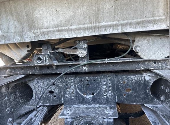 2023 Volvo VNL - Image 29