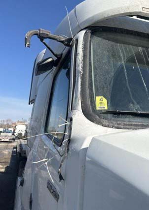 2023 Volvo VNL - Image 6