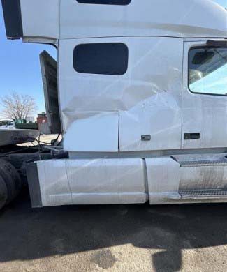 2023 Volvo VNL - Image 7