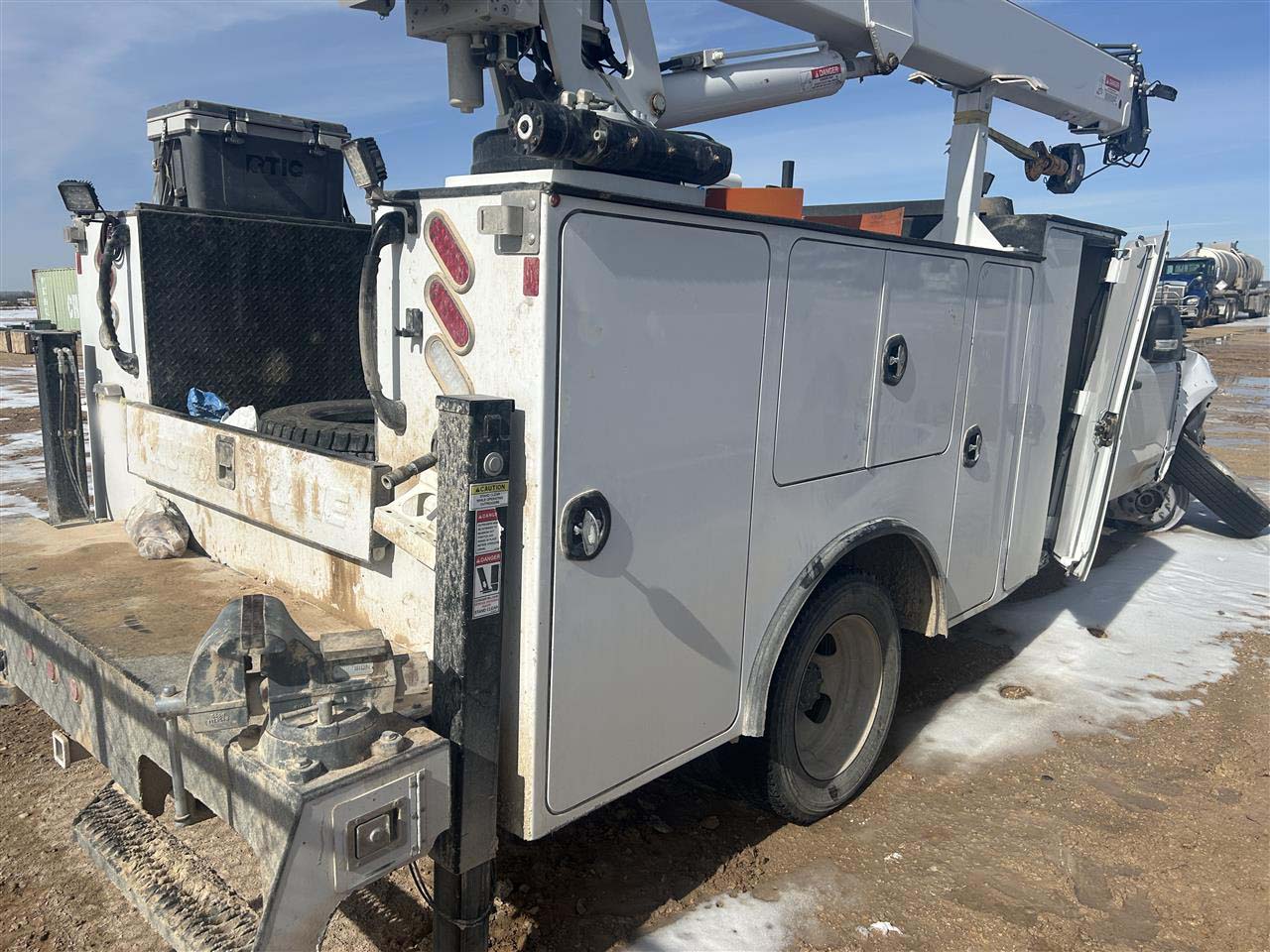 2024 Ford F550 Service Truck - Image 3