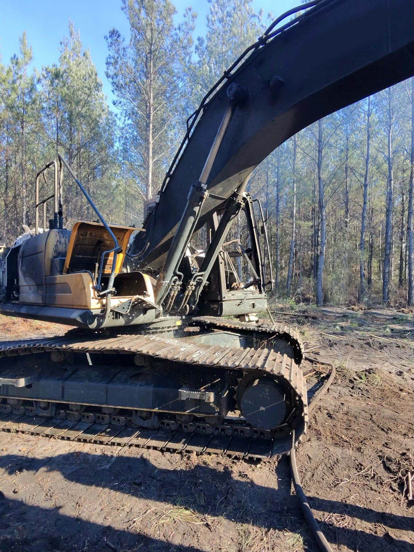 2024 Hyundai HX220 Excavator - Image 3