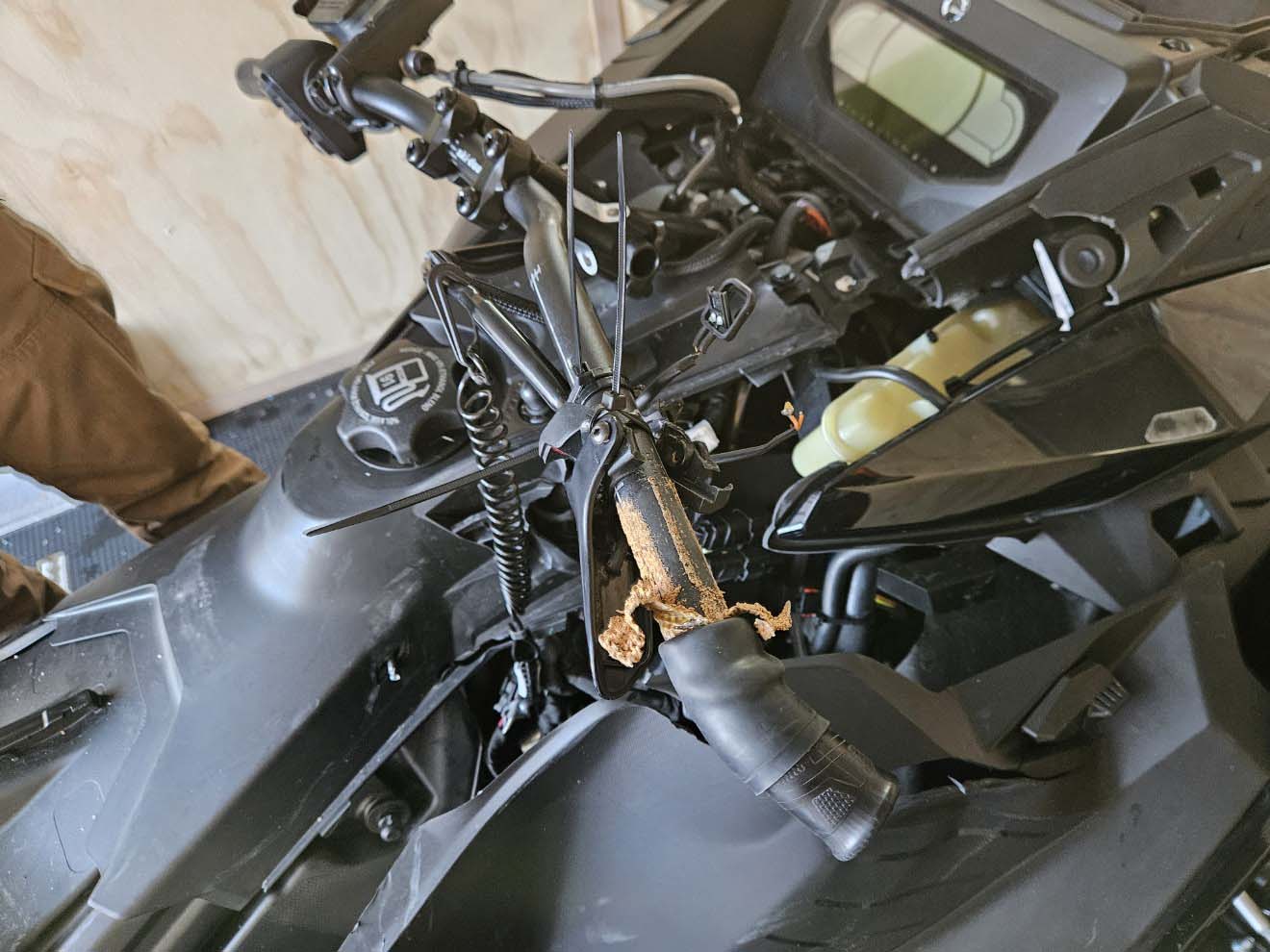 2024 Ski Doo 850CC Snowmobile - Image 9