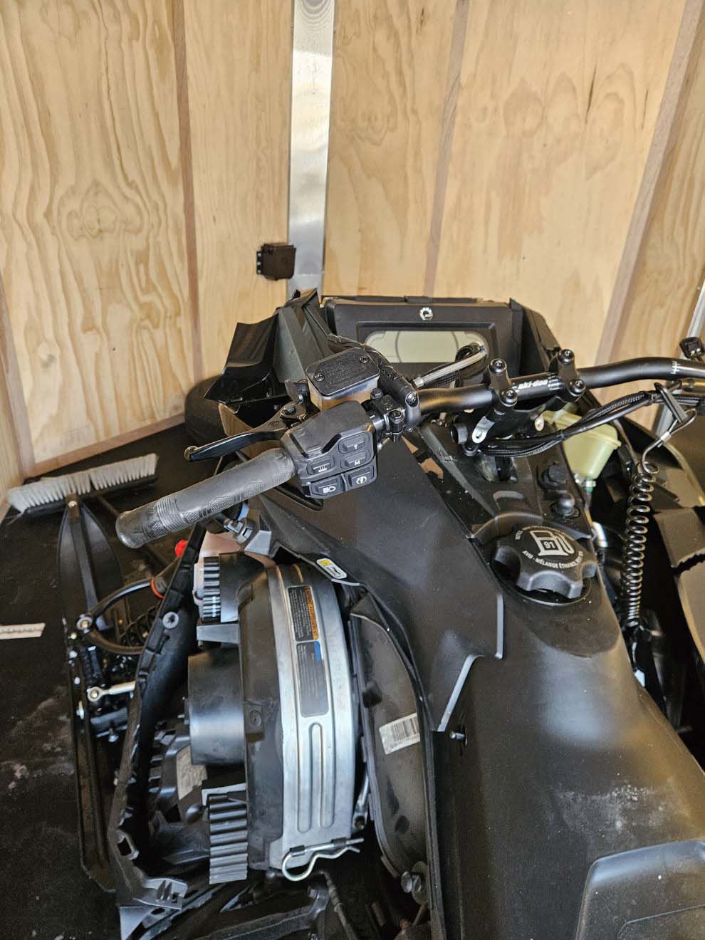 2024 Ski Doo 850CC Snowmobile - Image 14