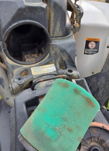 2025 Can-Am Renegade XMR1000 - Image 10