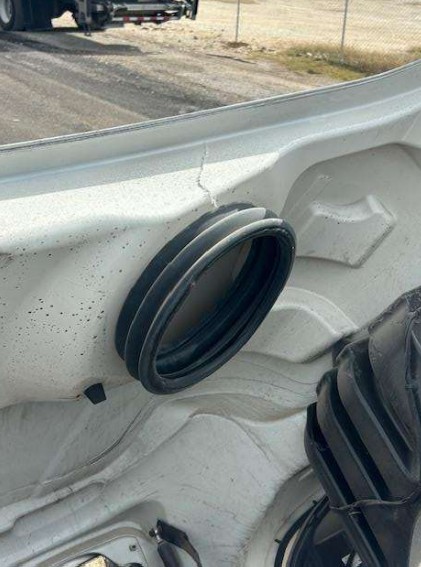 2025 Freightliner M2 Flatbed - Image 6