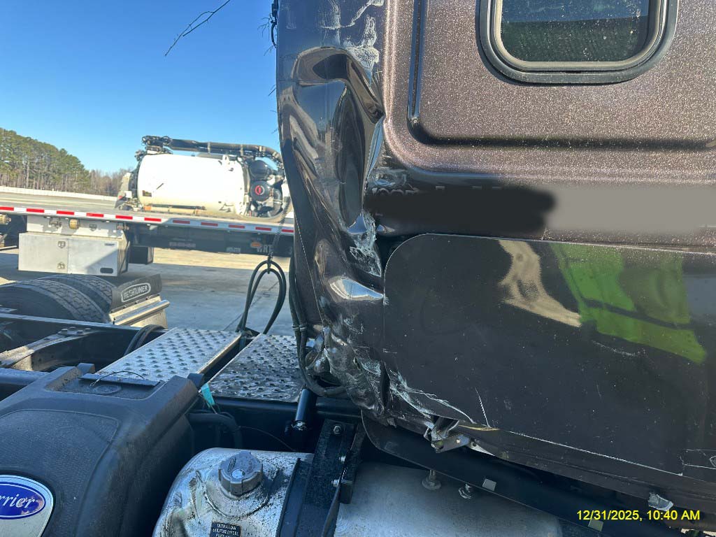 2025 Freightliner Cascadia - Image 26