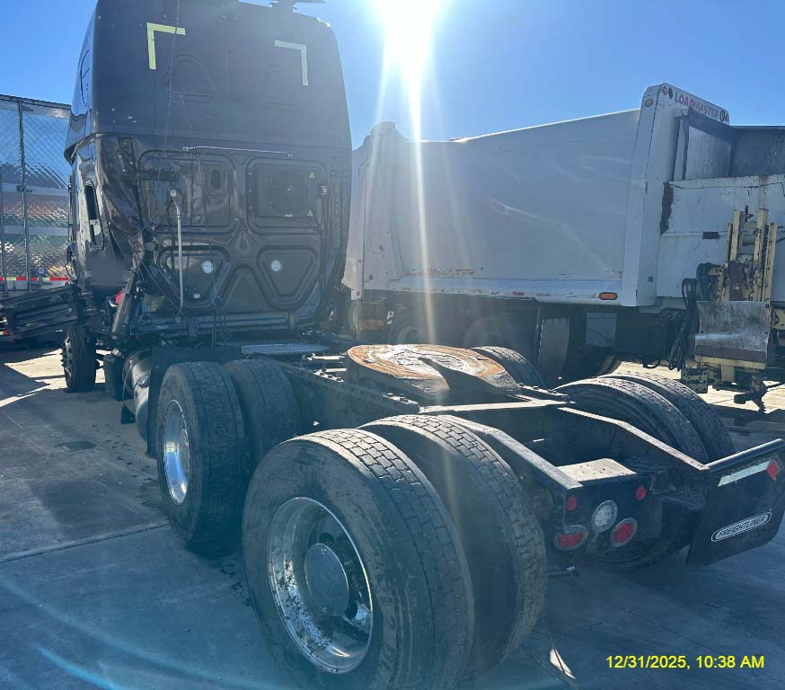 2025 Freightliner Cascadia - Image 5