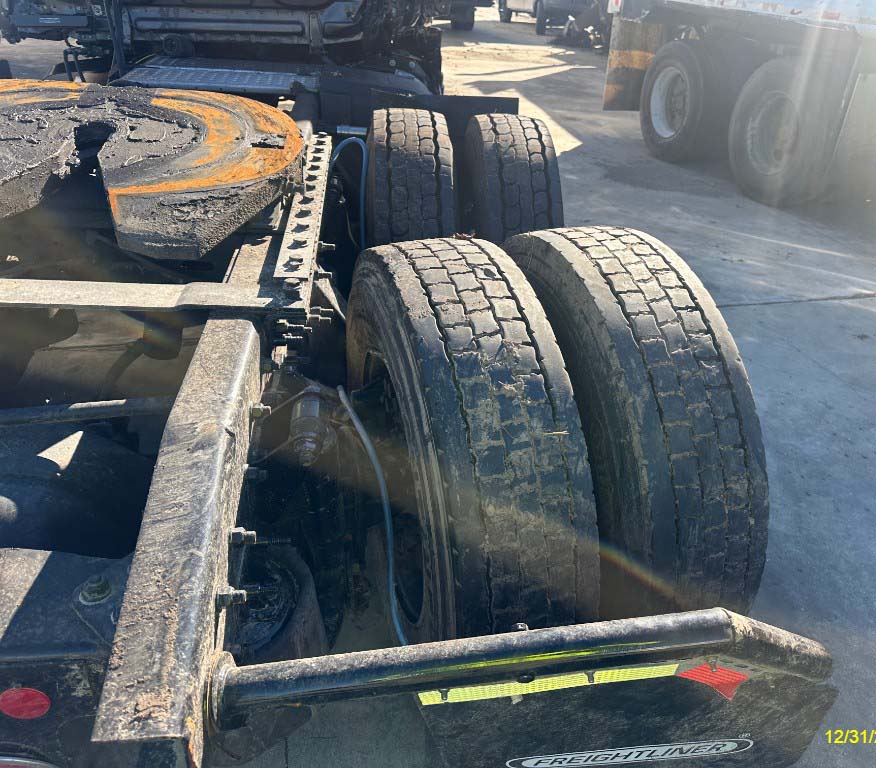 2025 Freightliner Cascadia - Image 7