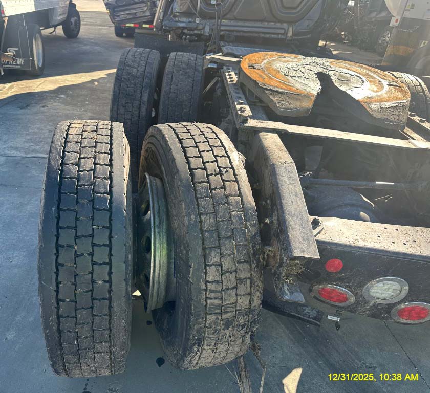 2025 Freightliner Cascadia - Image 8