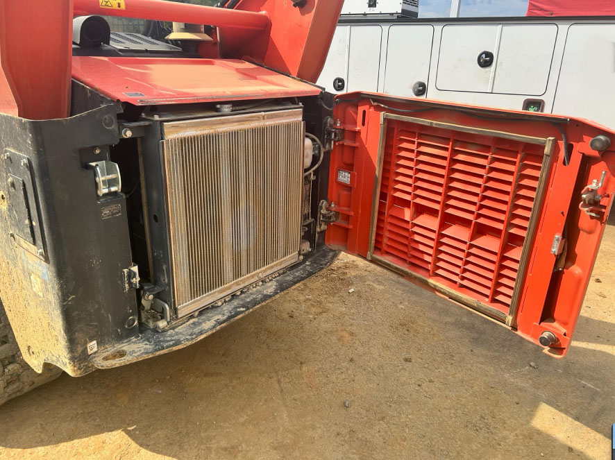 2025 Kubota SVL97-2 Skid Steer - Image 4
