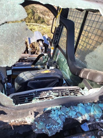 2025 New Holland L328 Skid Steer - Image 8