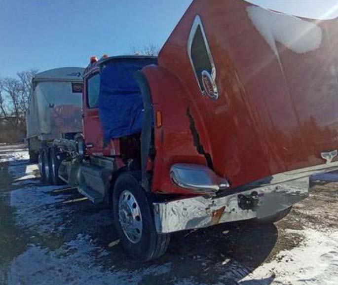 2025 Peterbilt 567 - Image 2