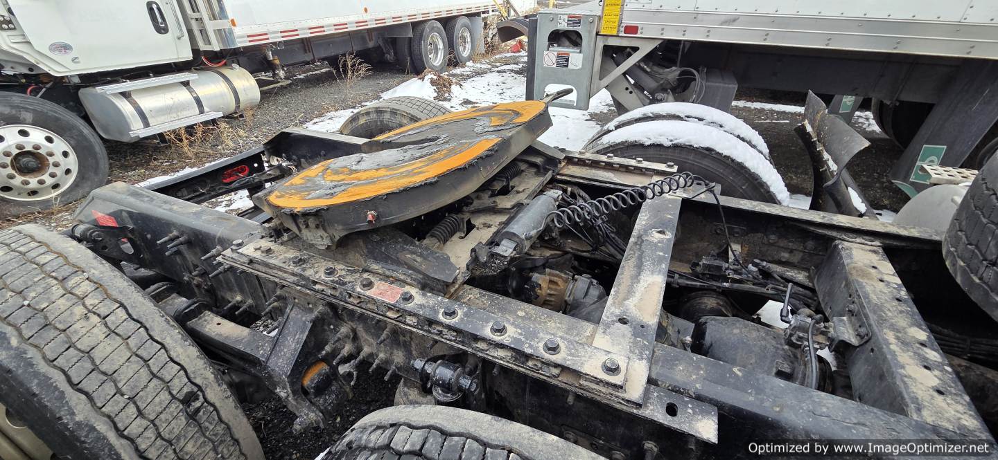 2025 Volvo VNL 860 - Image 11