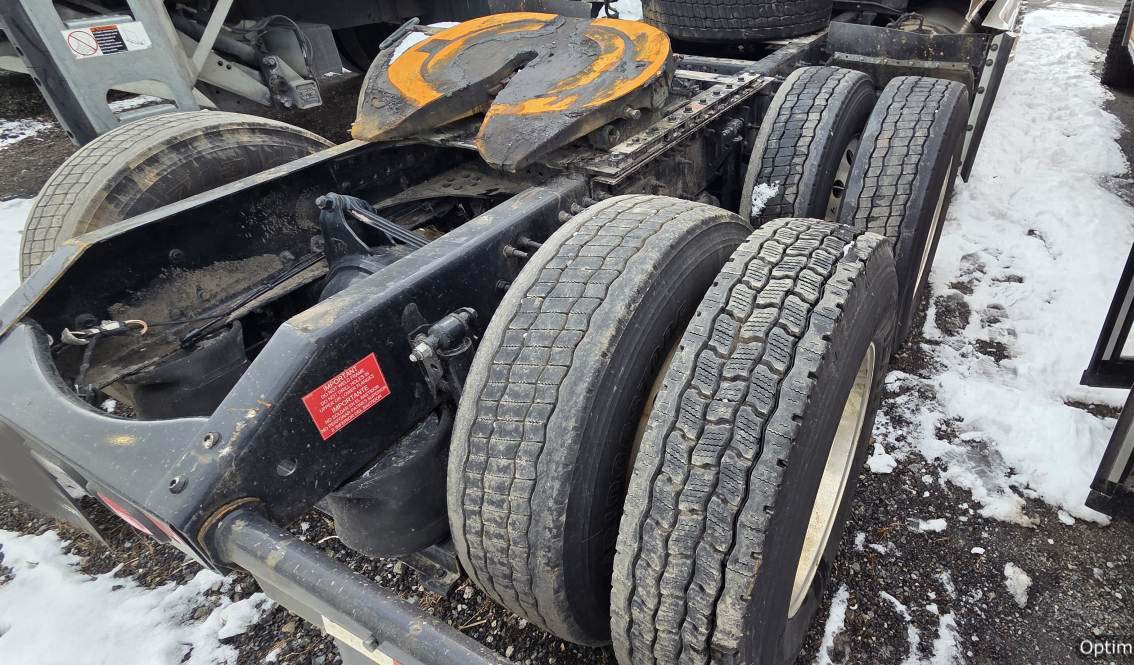 2025 Volvo VNL 860 - Image 15