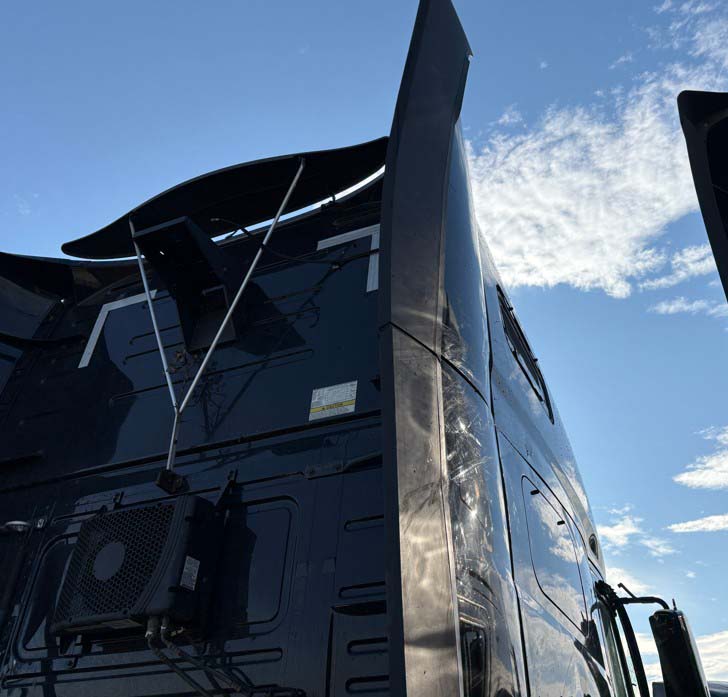 2023 Volvo VNL - Image 20