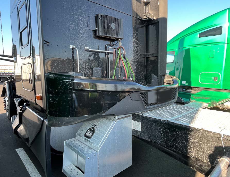 2023 Kenworth T680 (1) - Image 25