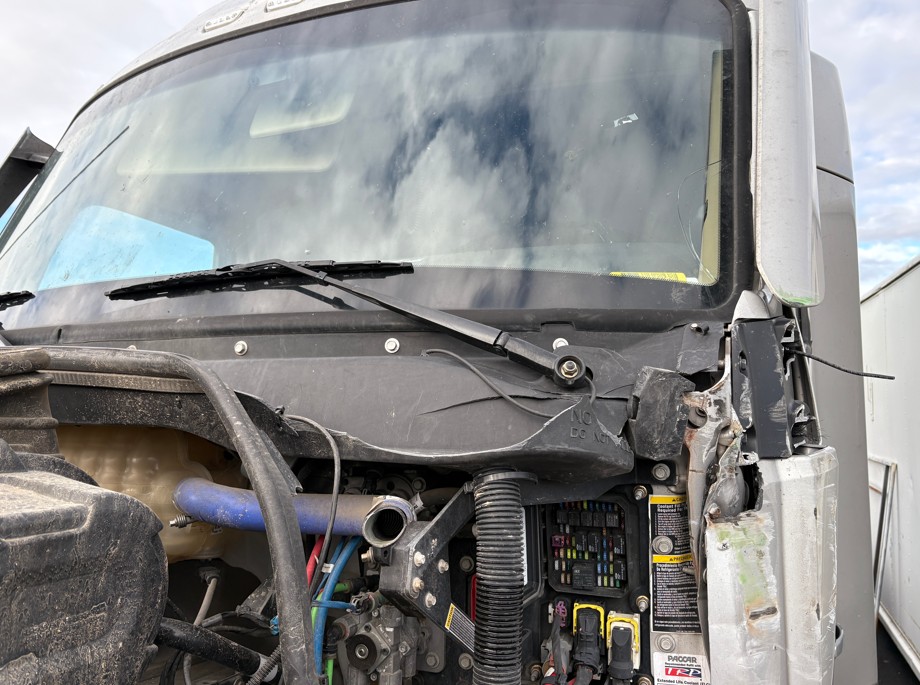 2023 Kenworth T680 (2) - Image 5