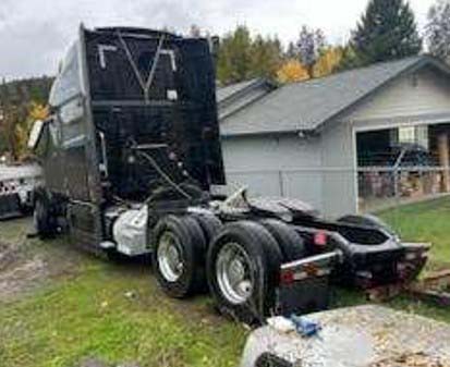 2023 Volvo VNL - Image 7