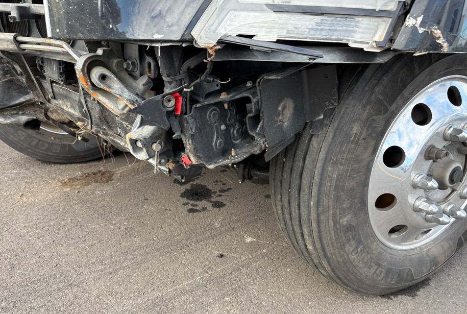 2023 Volvo VNL - Image 8