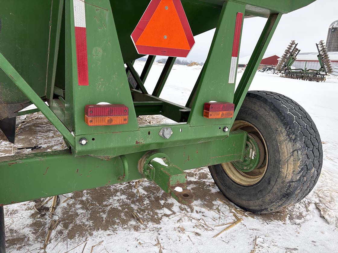 1998 Brent GT640 Gravity Wagon - Image 10