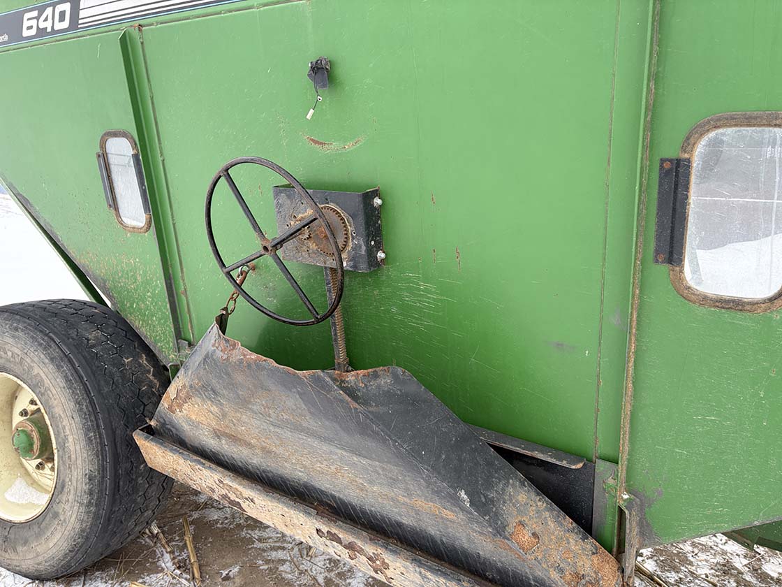 1998 Brent GT640 Gravity Wagon - Image 11