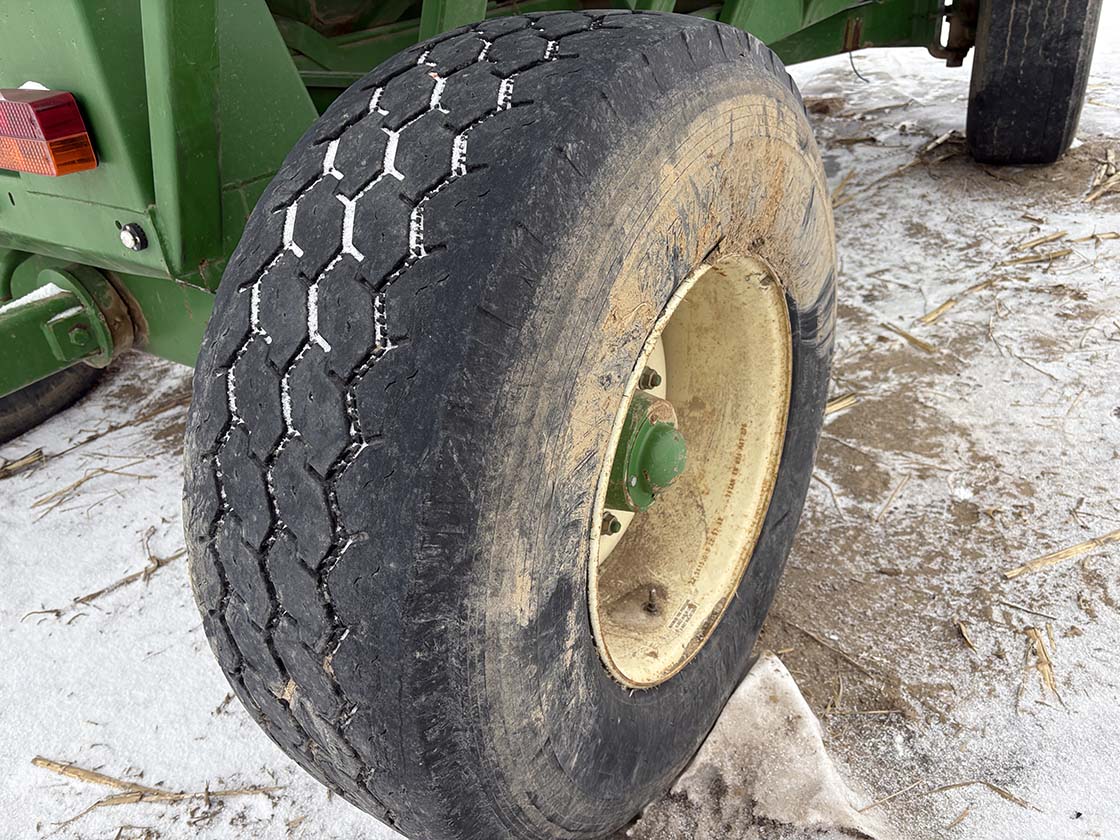 1998 Brent GT640 Gravity Wagon - Image 23