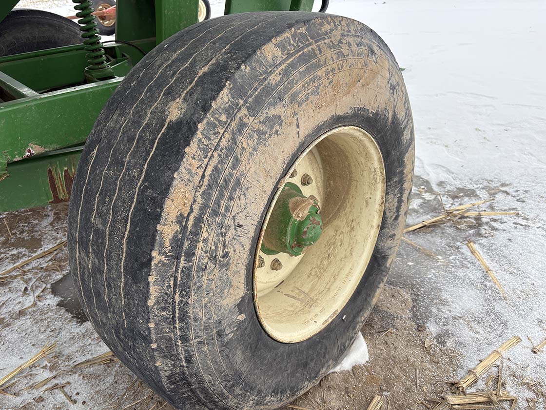 1998 Brent GT640 Gravity Wagon - Image 24