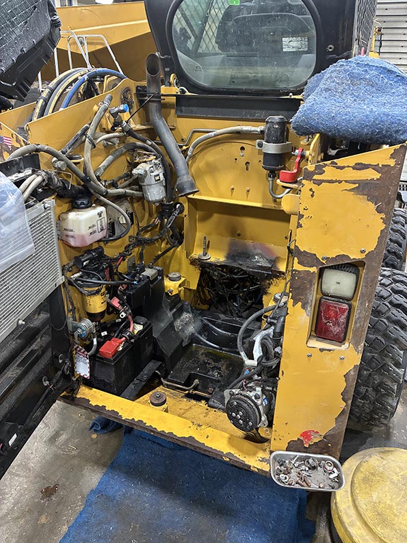 2022 Caterpillar 246D3 Skid Steer - Image 2