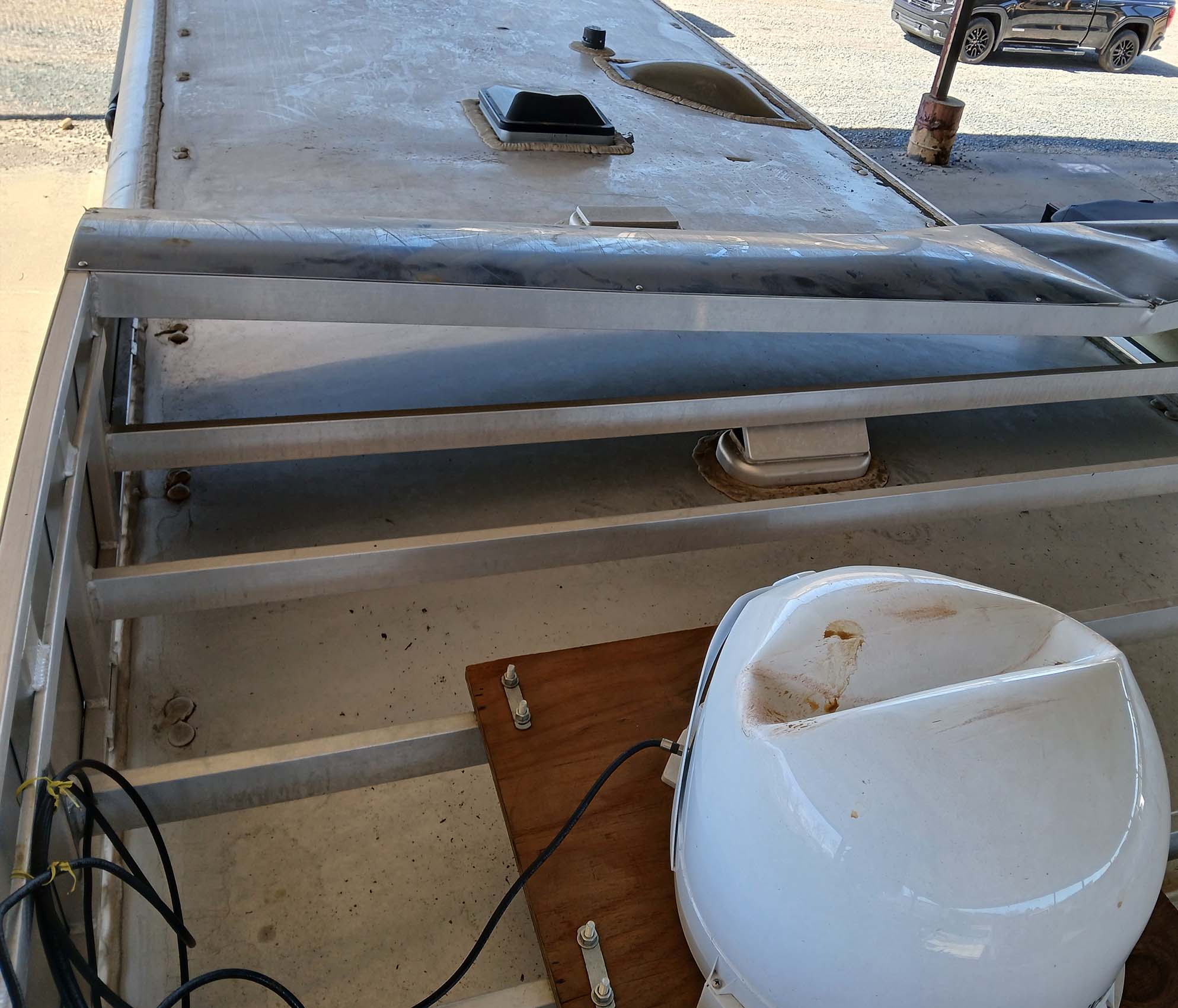 2018 Universal Trailer Corp. Horse Trailer - Image 9