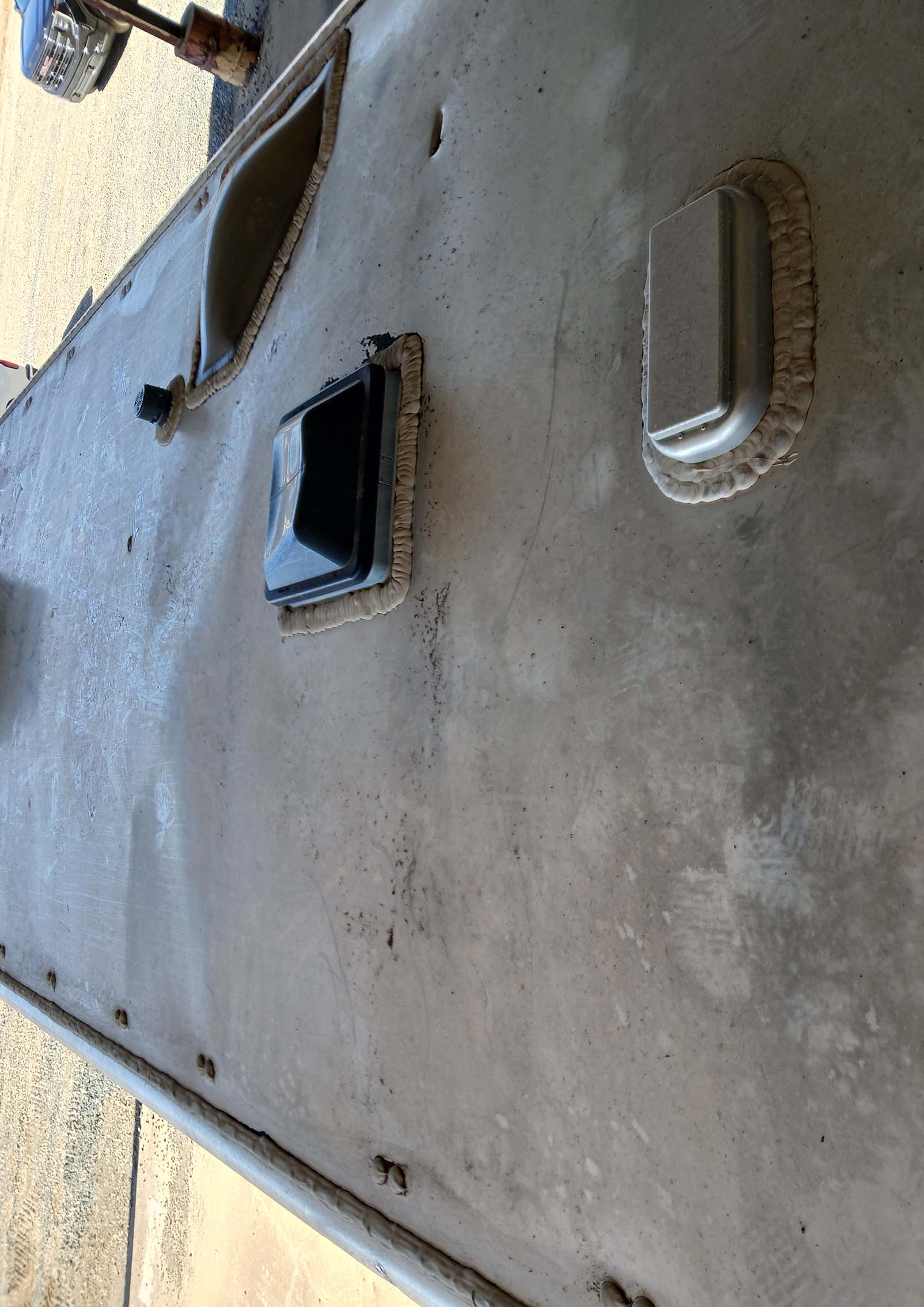 2018 Universal Trailer Corp. Horse Trailer - Image 12